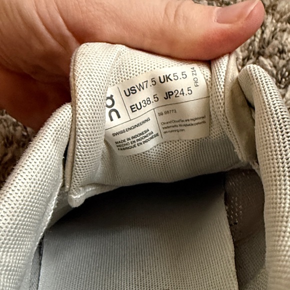 On Running Cloud Sneakers in Light Beige - Picture 9 of 9